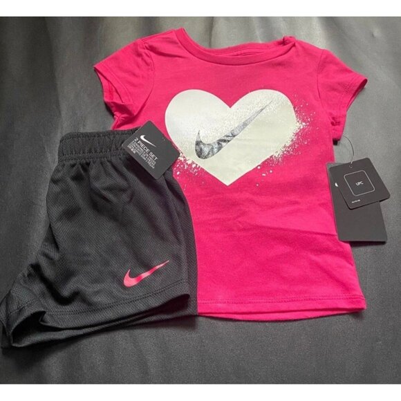 NWT Nike Glitter Athletic Set Girls Size 3T - Picture 1 of 4